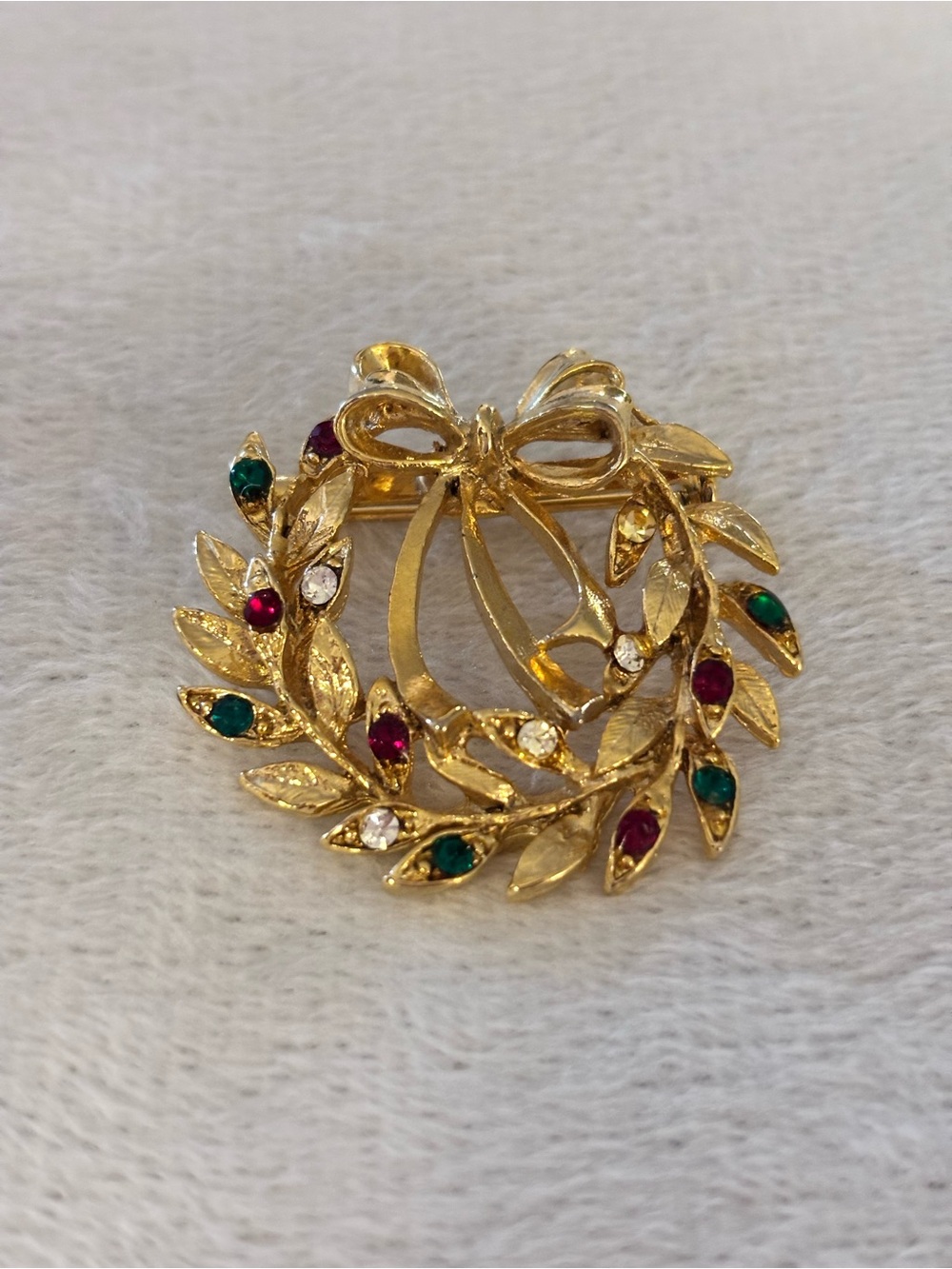Vintage Signed Eisenberg Ice Rhinestone Christmas Wreath Brooch